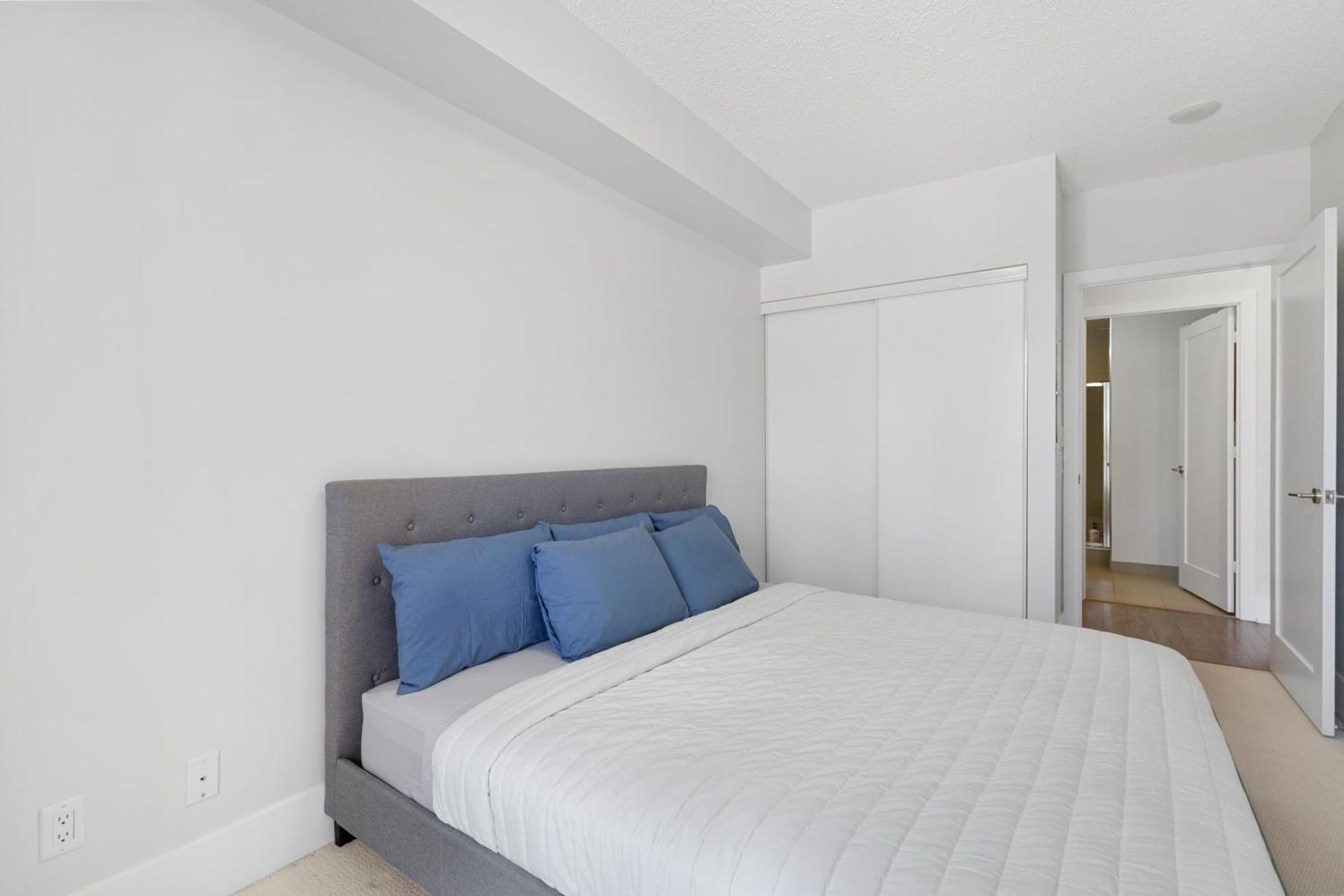 טורונטו 2Bedroom Cn Tower And Water Views - Free Parking - Rooftop Pool מראה חיצוני תמונה
