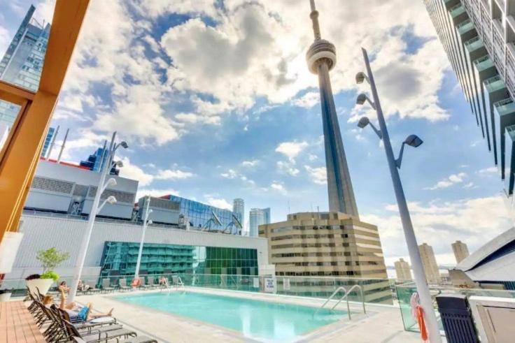 טורונטו 2Bedroom Cn Tower And Water Views - Free Parking - Rooftop Pool מראה חיצוני תמונה