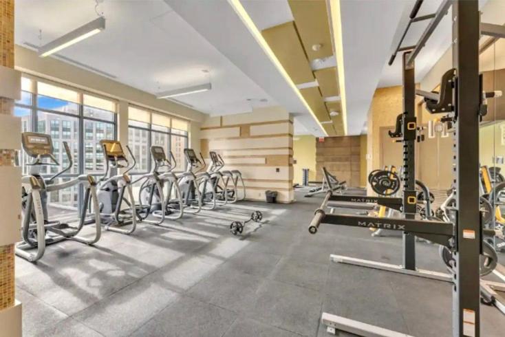 טורונטו 2Bedroom Cn Tower And Water Views - Free Parking - Rooftop Pool מראה חיצוני תמונה