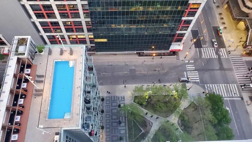 טורונטו 2Bedroom Cn Tower And Water Views - Free Parking - Rooftop Pool מראה חיצוני תמונה
