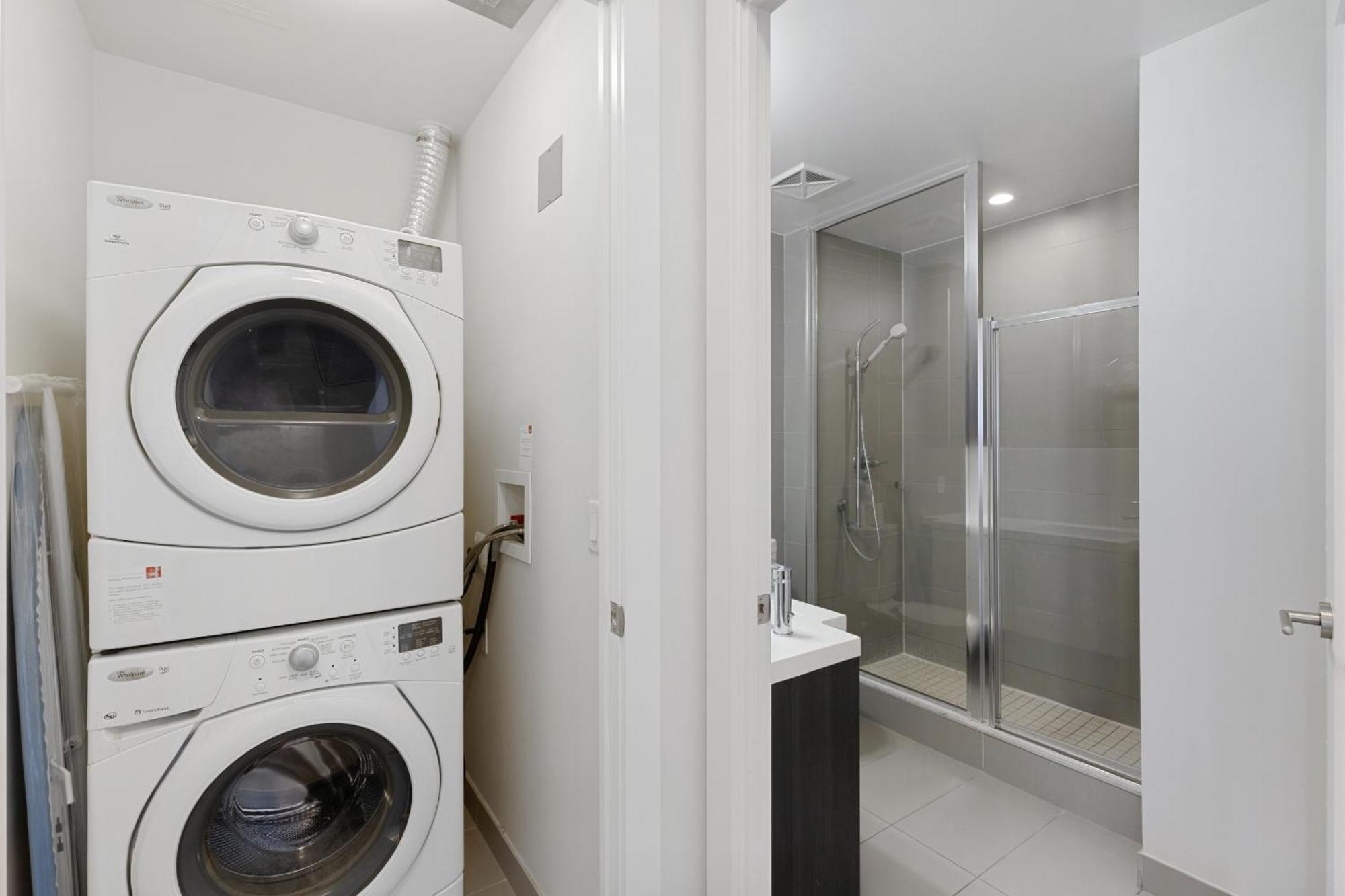 טורונטו 2Bedroom Cn Tower And Water Views - Free Parking - Rooftop Pool מראה חיצוני תמונה